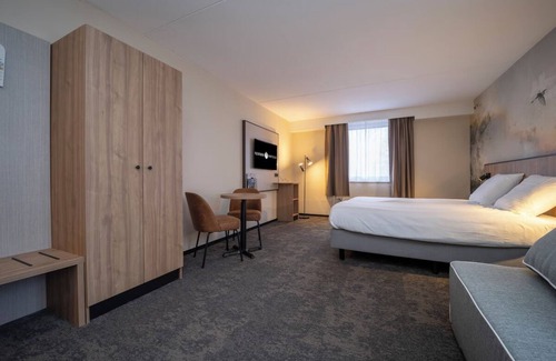 Arcen Hotel | Family Stay Near Castle Gardens Brewery and Arcen Parks Free Parking
