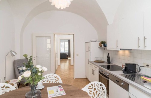 Lend Apartment | Family Stay Near Kunsthaus Graz | Sleeps 6