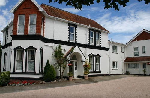 Roundham Apartment | Family Studio at Broadshade Holiday Apartments