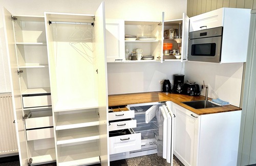 Kuhnhausen Bed & Breakfast | Family studio Urpflanzen in the organic garden B&B Kastanienhof just outside Erfurt
