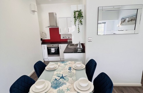 Barbican Apartment | Family Studio with private En-suite Shower Room