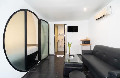 Siem Reap Bed & Breakfast | Family-Style 3-Bedroom Unique Villa by Tunnel