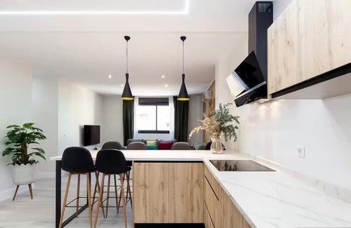 La Buhaira Apartment | Family suit 1 Luxe Nervión charms of Seville