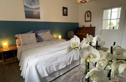 Paucourt Bed & Breakfast | Family Suite in Charming Home Near Paris with Forest Views