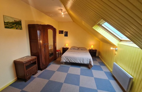Belleville Bed & Breakfast | Family Suite in Quiet House with Garden Near Lorraine Park