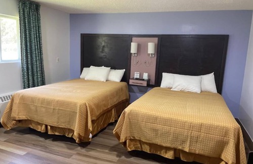 North Tonawanda Hotel | Family Suite w/Free Parking - Close to Niagara Falls Attractions, Scottish Inns