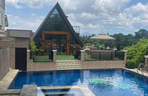 Canlubang Villa | Family Suite with Balcony - CD NatureViewnn