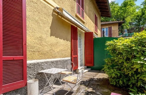 Capolago Apartment | Family suite with fireplace and terrace in villa with park-Lago di Varese