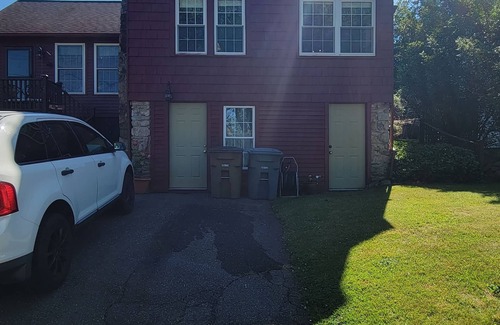 Niantic House | Family Summer Cottage