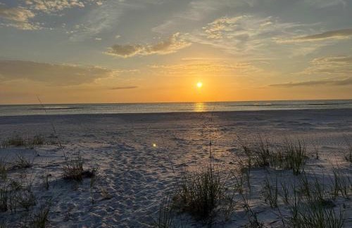 Placida House | Family Tides on LGI - Golf Cart Included