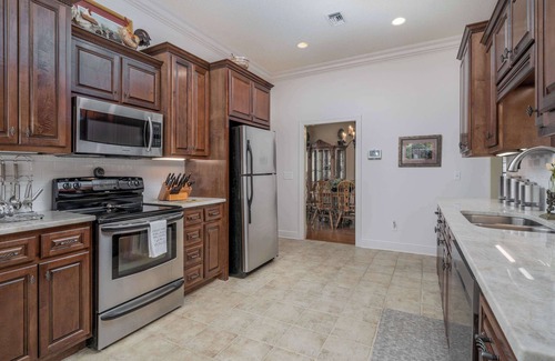 Tuscaloosa House | Family Ties- Lakefront- 5 TVs- 7 miles to UA
