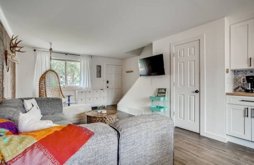 Arvada House | Family Townhome Near Mountains & Olde Town Arvadan