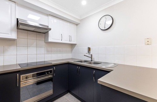 Langford House | FAMILY TOWNHOUSE-FREE NETFLIX - 15MINS TO PERTH CBD - 5% discount monthly stay