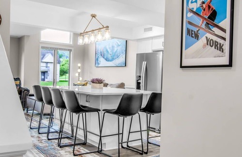 Ellicottville House | Family townhouse with Fireplace
