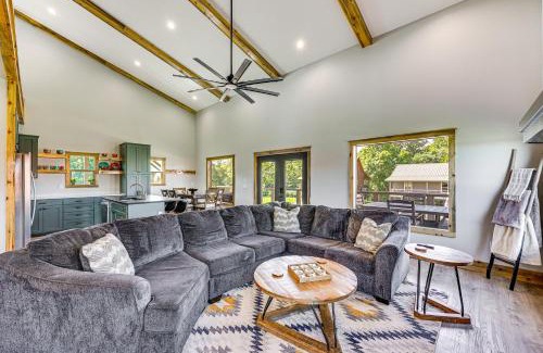Glenwood House | Family Tradition Glenwood Cabin with River Access!