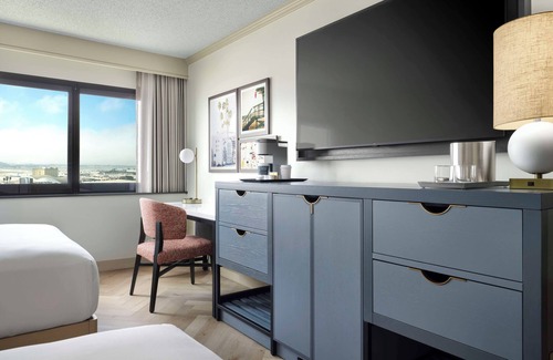 Los Angeles Hotel | Family Travel x2 | Spacious Pet Friendly Units near Universal Studios Hollywood!