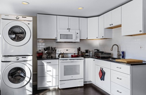 Oakford House | Family/Travelers! Near Philadelphia, Sesame Place, Six Flags, Parx, NJ & NY!