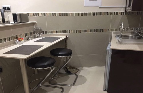 Greater Johannesburg Metropolitan Area House | Family Twin Inter-Leading Suite