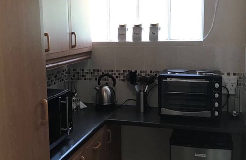 Greater Johannesburg Metropolitan Area House | Family Twin Inter-Leading Suite