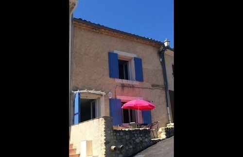 Sainte-Croix-du-Verdon House | Family, village and lake