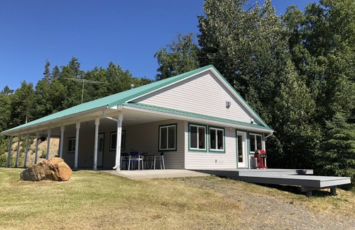 Nikiski House | Family vacation destination! Lake activities and game house!