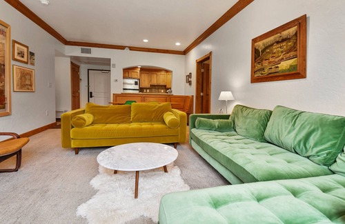 Midway Villa | Family Vacation~Heated In/Out Pool, nearby Skiiing Villa 2041-2