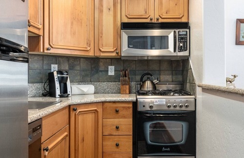 Midway Villa | Family Vacation~Heated In/Out Pool, nearby Skiiing Villa 2041-2