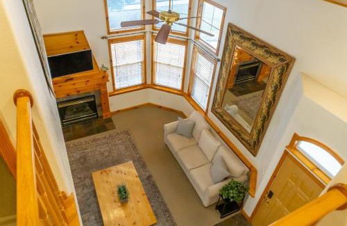 Midway House | Family Vacation-Heated In Out Pool, Tubing & Ice Skating 719 townhouse