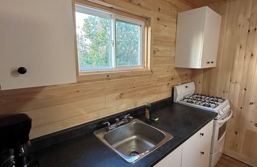 Stanhope Cottage | Family Vacation Home close to the sand beach