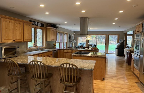 Diamond Point House | FAMILY VACATION-Large & SpaciousHome,LakeViews, Beach,Dock,2 Pools,Playgrounds