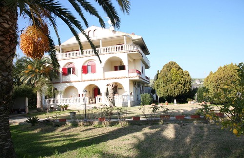 Camini Apartment | Family vacation on Calabria's Jasmin Coast