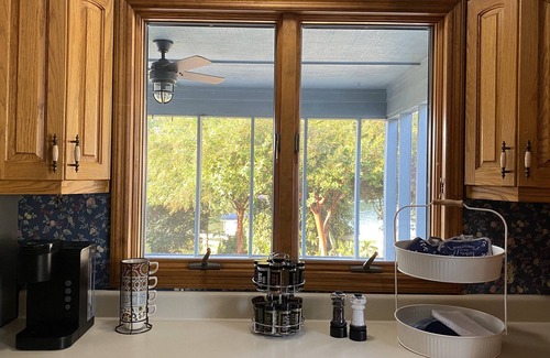 Vonore Cottage | Family Vacation on the Lake!! Private Dock Plus Game Room!