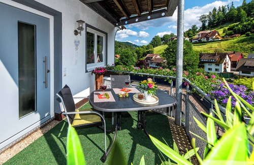 Schoenmuenzach Apartment | Family vacation & outdoor pool & national park.