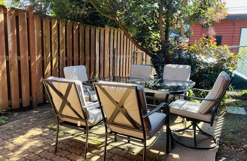 Kitsilano House | Family vacation private suite with pool and hot tub access