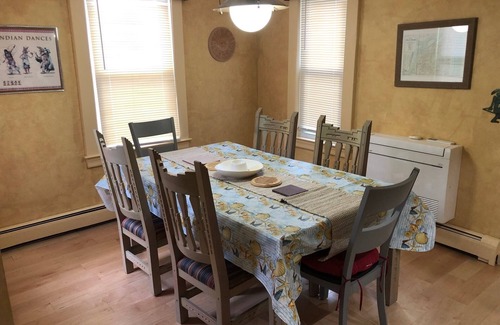 Wall House | Family vacation spot! 4 BR home, 1 block to beach w/2 car parking in driveway