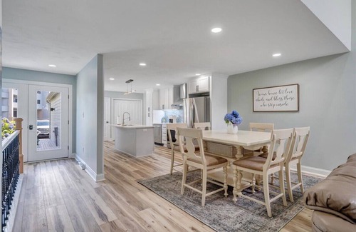 North Shore Cottage | Family Vacation Station - No Wake Lakefront Retreat on Smith Mountain Lake