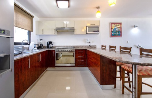 Zona Hotelera Condo | Family vacations apartment ocean view