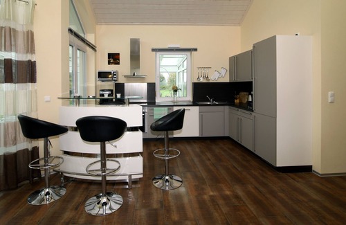 Trent House | Family villa- children's paradise, winter garden, Rügen vacation with dog