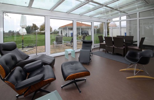 Trent House | Family villa- children's paradise, winter garden, Rügen vacation with dog