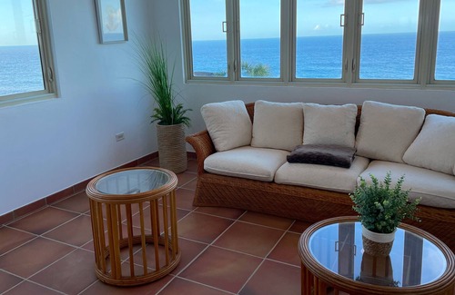 Tierras Nuevas Saliente House | Family Villa in Manati, PR | 2 Minute Drive from Mar Chiquita Beach