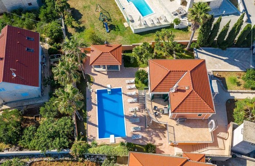 Sumartin Villa | Family Villa Rasotica with large swimming pool, outdoor kitchen