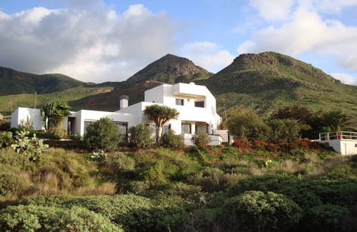 Galdar Villa | Family villa with private pool, sauna, ping pong and beautiful views of Teneri