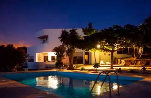 Galdar Villa | Family villa with private pool, sauna, ping pong and beautiful views of Teneri