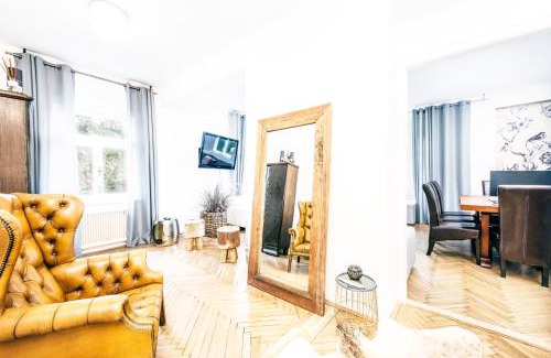 Nonntal Villa | Family Wellhouse Green Garden Salzburg, up to 16 pax, BBQ, sunbeds, bikes