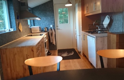 Grabo House | Family with beach location. Renovated, Boat, Wifi, electricity included. Fishing