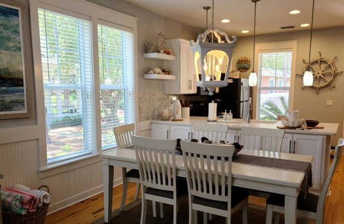 Laurel Grove House | FAMILYPERFECT! 3BR/3BA Beach Cottage Sleeps 8, Golf Cart, Pool, Beach, Golf!