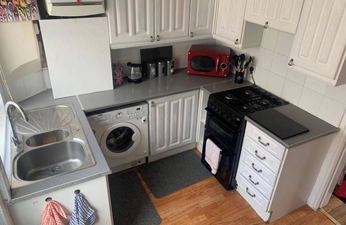West Kirby House | Family’s or Contractors welcome sleeps 4-6 Caroline jane johnson