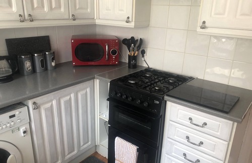 West Kirby House | Family’s or Contractors welcome sleeps 4-6 Caroline jane johnson