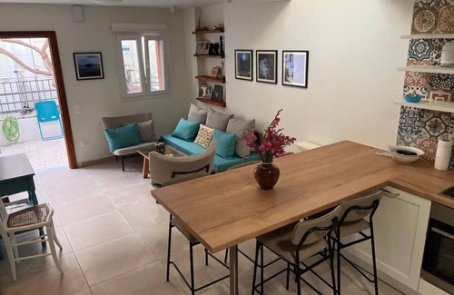 Pythagorion House | Fancy 4-bedroom family summer house in Pythagoreio.