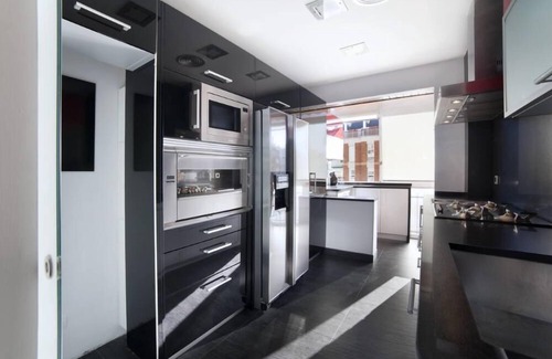 Les Corts Apartment | Fancy and Sunny central apartment